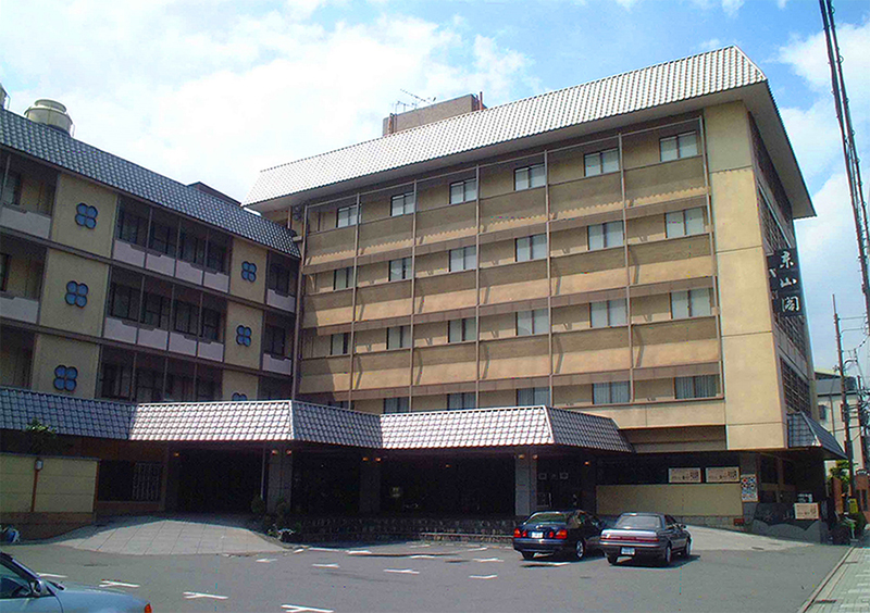 ホテル東山閣の建物外観